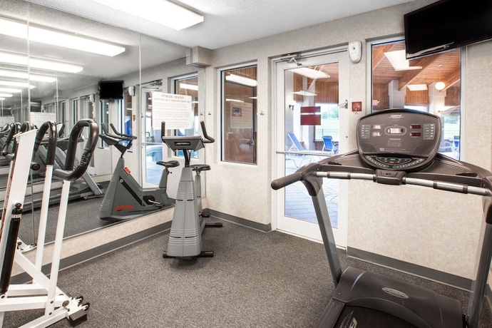 Imagen de los interiores del Hotel Baymont By Wyndham Howell/brighton. Foto 17