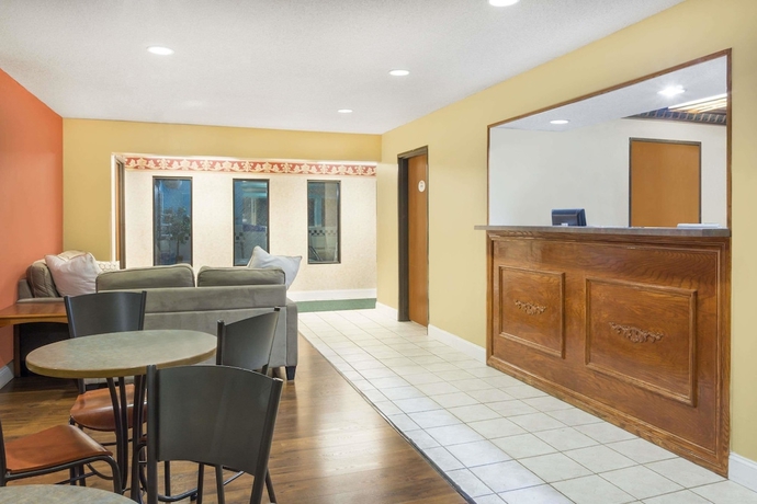 Imagen de los interiores del Hotel Baymont By Wyndham Huber Heights Dayton. Foto 18