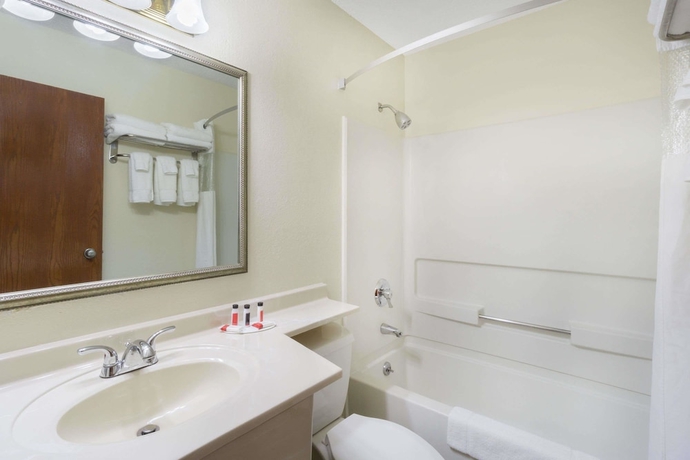 Imagen de la habitación del Hotel Baymont By Wyndham Huber Heights Dayton. Foto 17