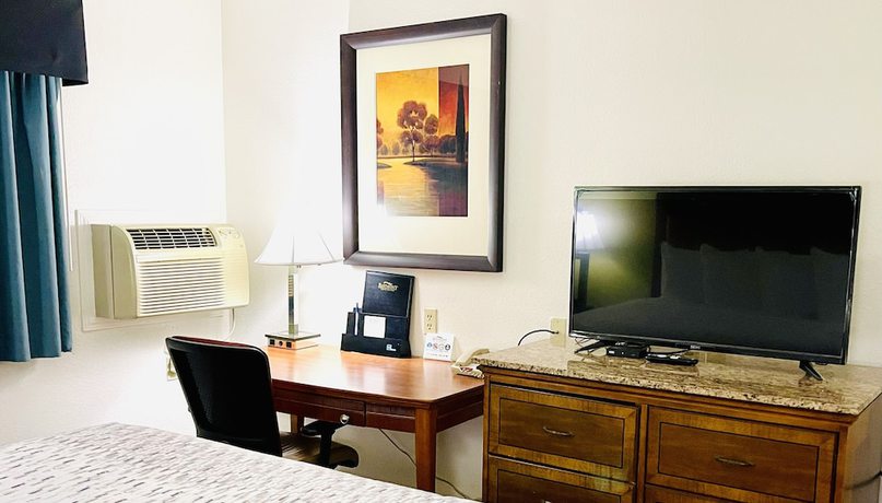 Imagen de la habitación del Hotel Baymont By Wyndham Hutchinson. Foto 2