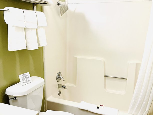 Imagen de la habitación del Hotel Baymont By Wyndham Hutchinson. Foto 5