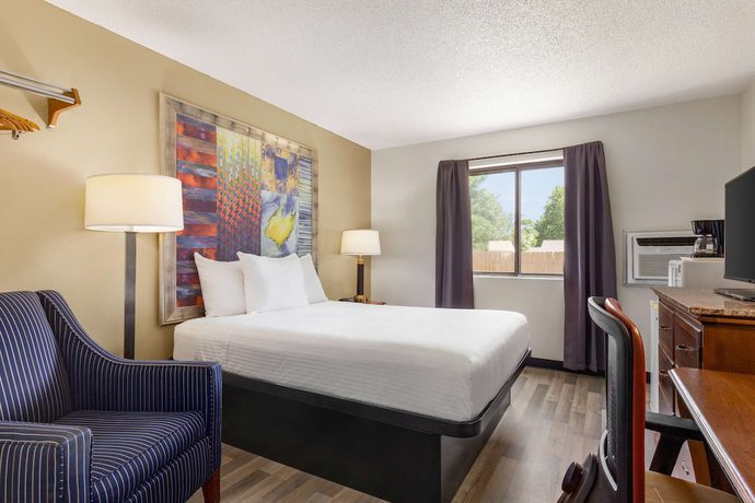 Imagen de la habitación del Hotel Baymont By Wyndham Hutchinson. Foto 10