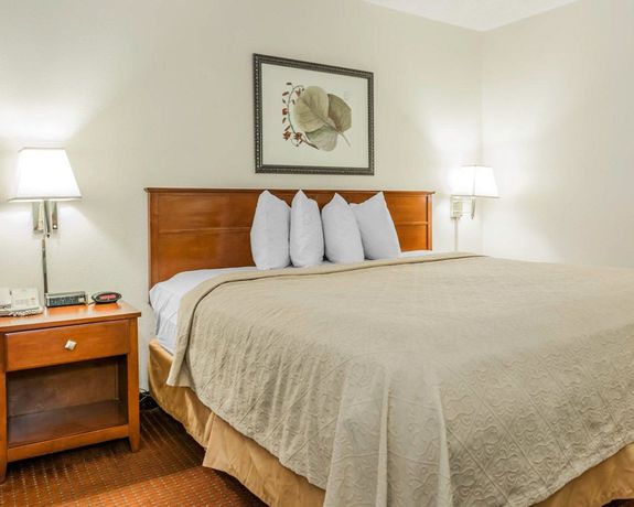 Imagen de la habitación del Hotel Baymont By Wyndham Indianapolis East. Foto 2