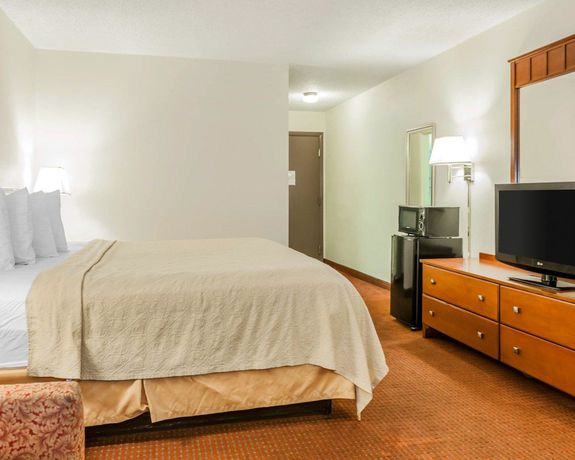 Imagen de la habitación del Hotel Baymont By Wyndham Indianapolis East. Foto 4
