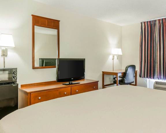 Imagen de la habitación del Hotel Baymont By Wyndham Indianapolis East. Foto 5
