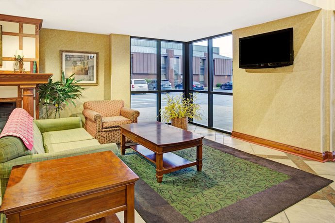 Imagen de los interiores del Hotel Baymont By Wyndham Indianapolis West. Foto 17