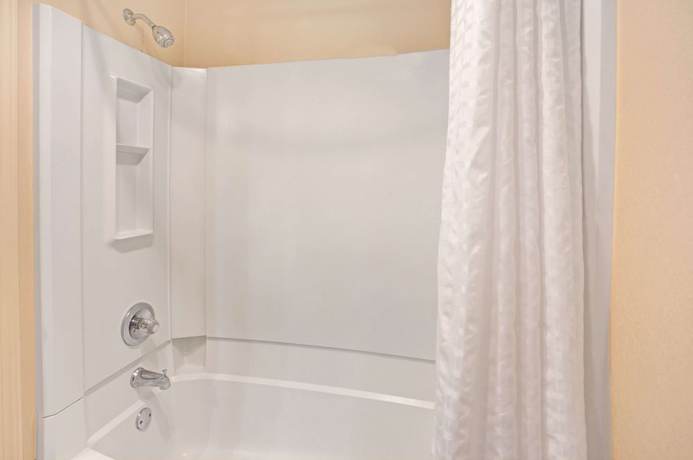 Imagen de la habitación del Hotel Baymont By Wyndham Indianapolis West. Foto 16
