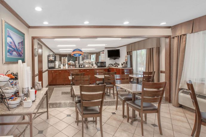 Imagen del bar/restaurante del Hotel Baymont By Wyndham Jackson, Jackson. Foto 4