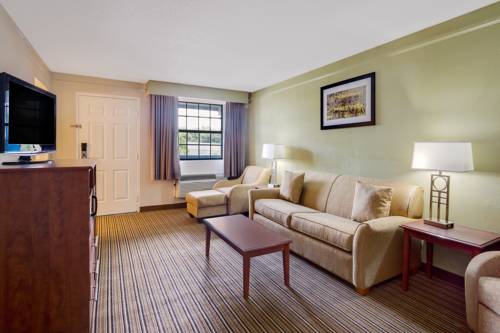Imagen de la habitación del Hotel Baymont By Wyndham Jacksonville Orange Park. Foto 3
