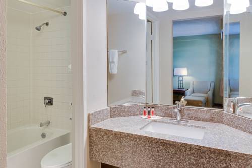 Imagen de la habitación del Hotel Baymont By Wyndham Jacksonville Orange Park. Foto 8