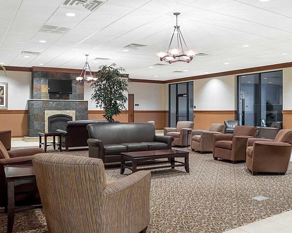 Imagen de los interiores del Hotel Baymont By Wyndham Jamestown Conference Center and Water Park. Foto 15
