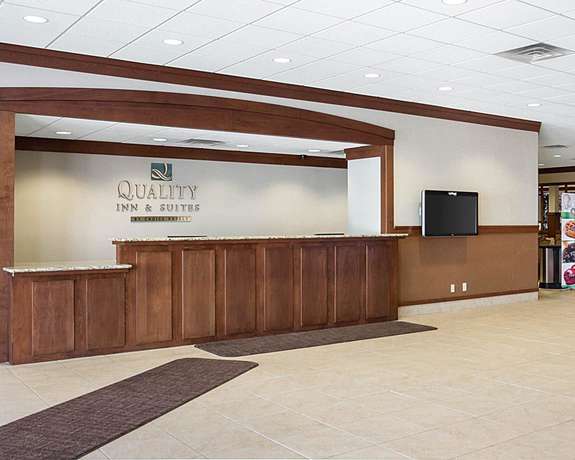 Imagen de los interiores del Hotel Baymont By Wyndham Jamestown Conference Center and Water Park. Foto 16