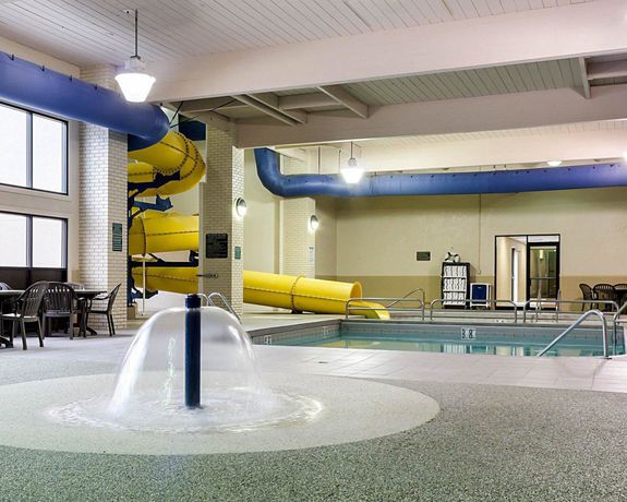 Imagen de los interiores del Hotel Baymont By Wyndham Jamestown Conference Center and Water Park. Foto 17