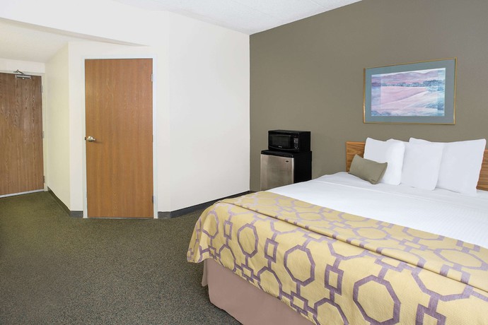 Imagen de la habitación del Hotel Baymont By Wyndham Janesville. Foto 9