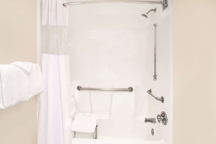 Imagen de la habitación del Hotel Baymont By Wyndham Janesville. Foto 12