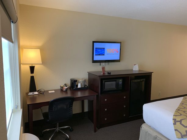Imagen de la habitación del Hotel Baymont By Wyndham Jefferson City. Foto 4