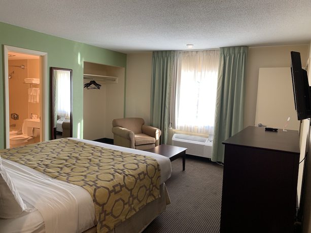 Imagen de la habitación del Hotel Baymont By Wyndham Jefferson City. Foto 8