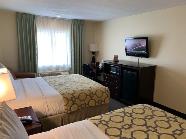 Imagen de la habitación del Hotel Baymont By Wyndham Jefferson City. Foto 9