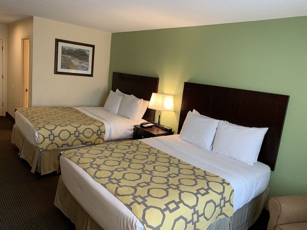 Imagen de la habitación del Hotel Baymont By Wyndham Jefferson City. Foto 10