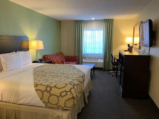 Imagen de la habitación del Hotel Baymont By Wyndham Jefferson City. Foto 14