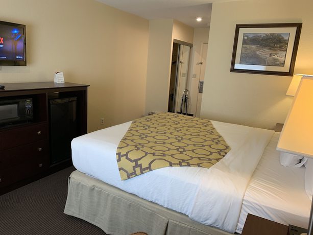 Imagen de la habitación del Hotel Baymont By Wyndham Jefferson City. Foto 17