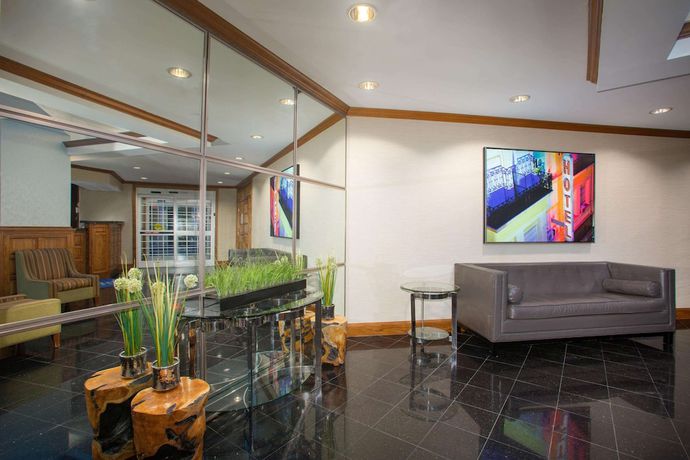 Imagen de los interiores del Hotel Baymont By Wyndham Jefferson City. Foto 18