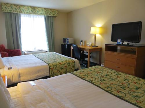 Imagen de la habitación del Hotel Baymont By Wyndham Kalamazoo East. Foto 7