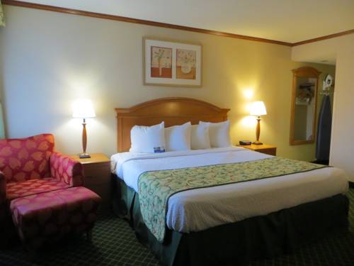 Imagen de la habitación del Hotel Baymont By Wyndham Kalamazoo East. Foto 8