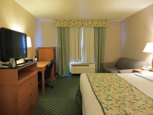 Imagen de la habitación del Hotel Baymont By Wyndham Kalamazoo East. Foto 15