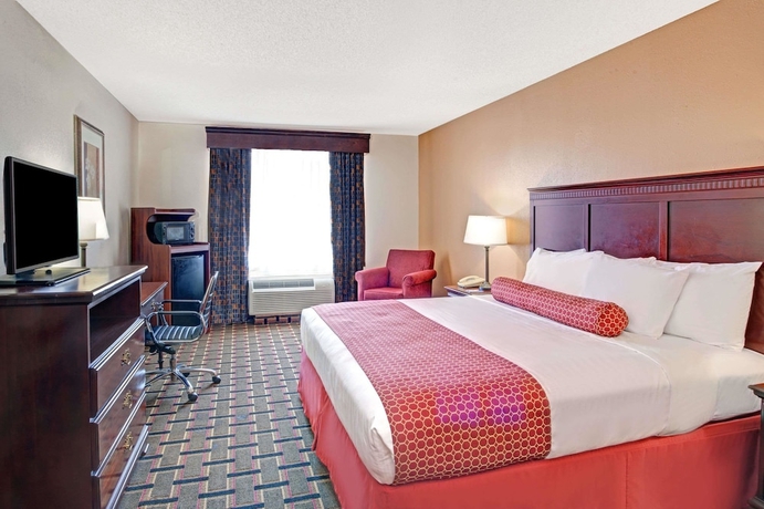 Imagen de la habitación del Hotel Baymont By Wyndham Kennesaw. Foto 7