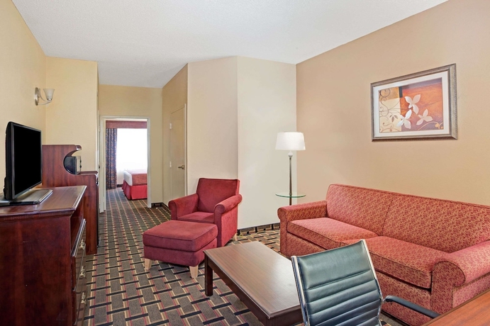 Imagen de la habitación del Hotel Baymont By Wyndham Kennesaw. Foto 8