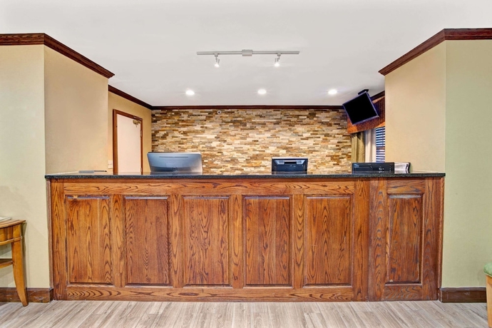 Imagen de los interiores del Hotel Baymont By Wyndham Kennesaw. Foto 14