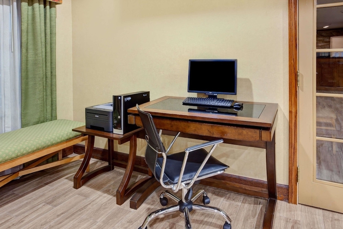 Imagen de los interiores del Hotel Baymont By Wyndham Kennesaw. Foto 18