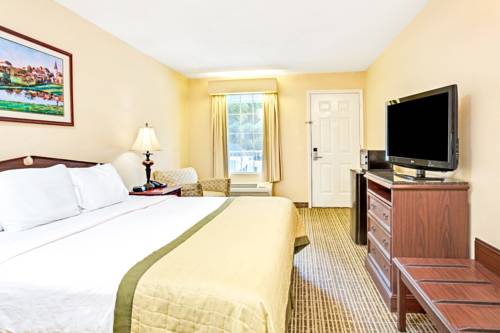 Imagen de la habitación del Hotel Baymont By Wyndham Kingsland. Foto 4