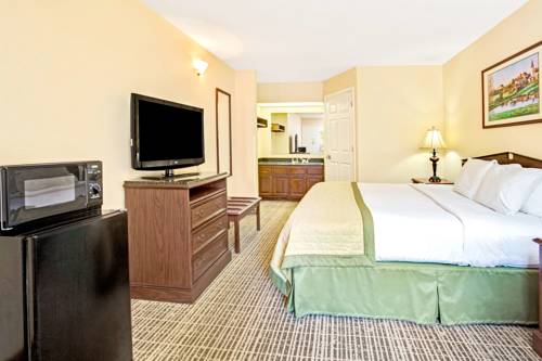 Imagen de la habitación del Hotel Baymont By Wyndham Kingsland. Foto 7
