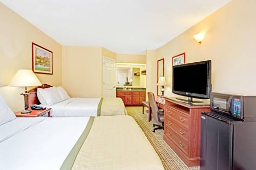 Imagen de la habitación del Hotel Baymont By Wyndham Kingsland. Foto 8