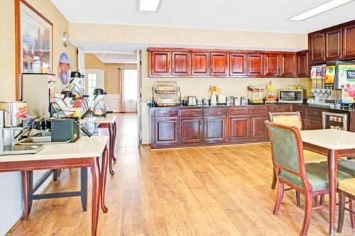 Imagen de la habitación del Hotel Baymont By Wyndham Kingsland. Foto 11
