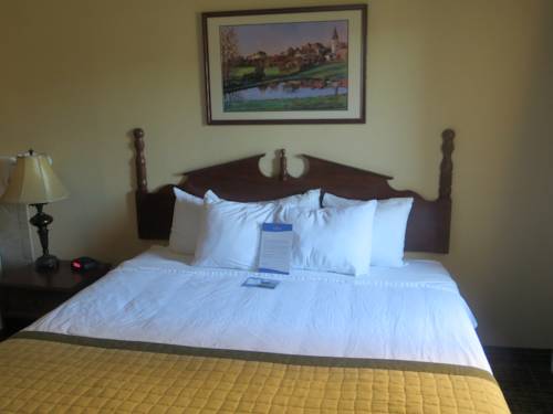 Imagen de la habitación del Hotel Baymont By Wyndham Knoxville/cedar Bluff. Foto 2