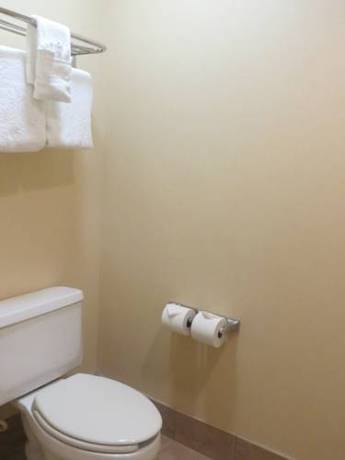 Imagen de la habitación del Hotel Baymont By Wyndham Knoxville/cedar Bluff. Foto 4