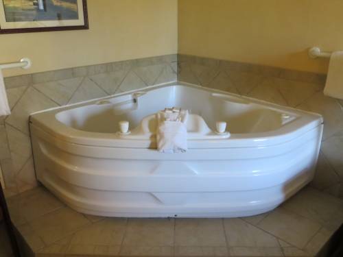 Imagen de la habitación del Hotel Baymont By Wyndham Knoxville/cedar Bluff. Foto 5