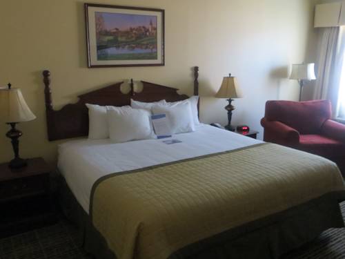 Imagen de la habitación del Hotel Baymont By Wyndham Knoxville/cedar Bluff. Foto 7