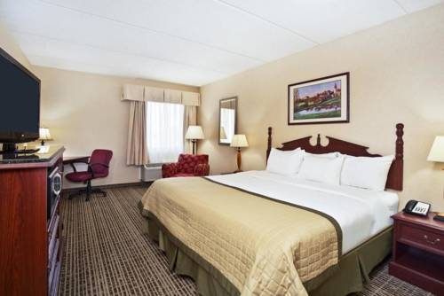 Imagen de la habitación del Hotel Baymont By Wyndham Knoxville/cedar Bluff. Foto 9