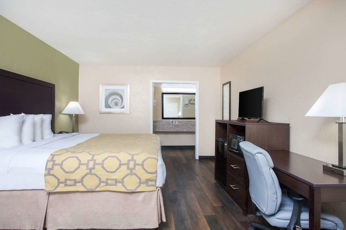 Imagen de la habitación del Hotel Baymont By Wyndham Lake City. Foto 9