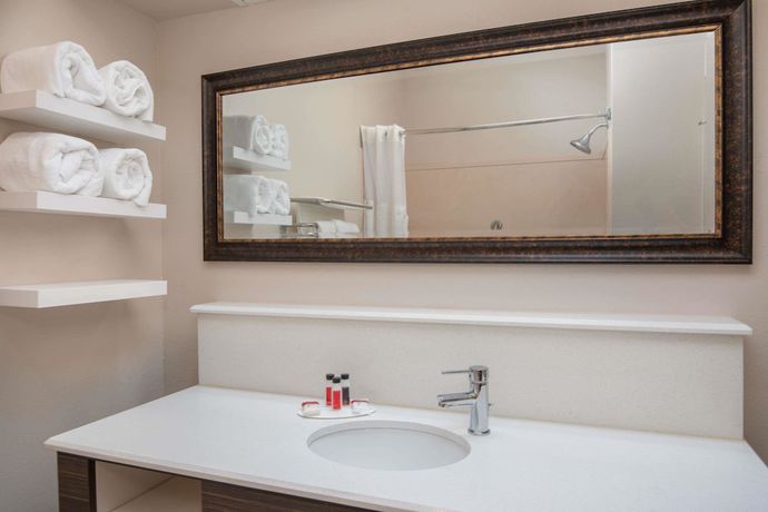 Imagen de la habitación del Hotel Baymont By Wyndham Laurel. Foto 8