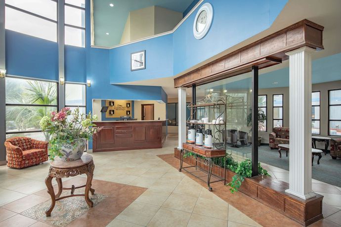 Imagen de los interiores del Hotel Baymont By Wyndham Laurel. Foto 12