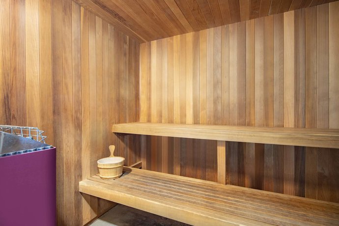 Imagen de la piscina del Hotel Baymont By Wyndham Laurel. Foto 18