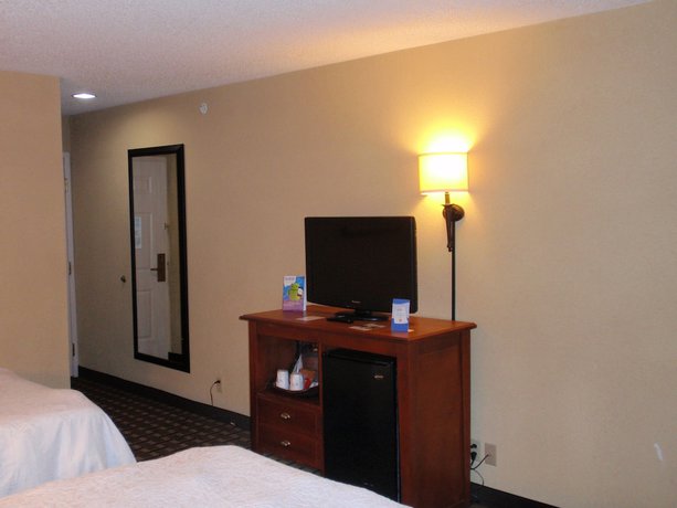Imagen de la habitación del Hotel Baymont By Wyndham Lewisville. Foto 6