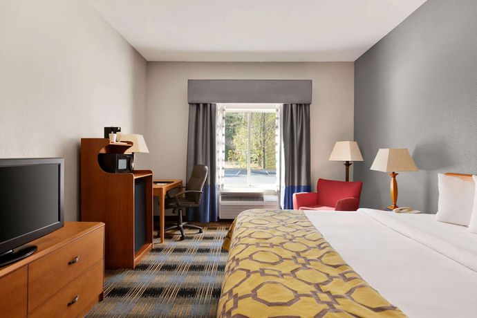Imagen de la habitación del Hotel Baymont By Wyndham Lithia Springs Atlanta. Foto 15