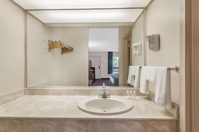 Imagen de la habitación del Hotel Baymont By Wyndham London Ky. Foto 14
