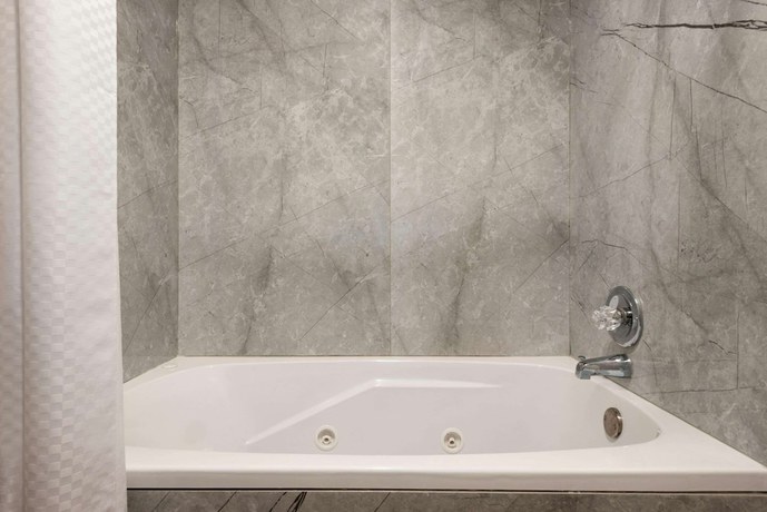 Imagen de la habitación del Hotel Baymont By Wyndham Louisville Airport South. Foto 3